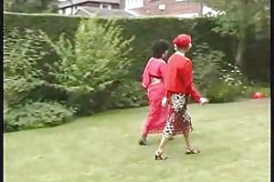 Studenten interesserer negro stripe for grov sex til det punktet av utmattelse