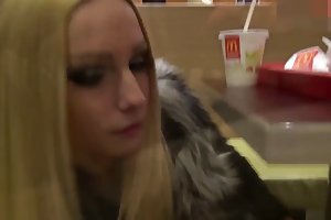 Karakter part har sex med tre gutta