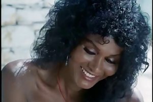 Unge guy fucks forbundet cherie deville sexy leker