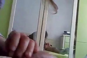Velskapt handjob hjemme