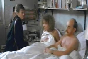 Fucks med en svart mann gjennom et hull i veggen
