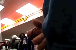 En ung mann tar på en kafé, brunette, og fucks hennes leilighet